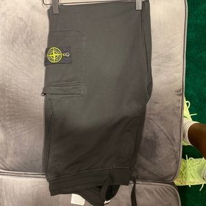 Selling a brand new pair of stone Island joggers